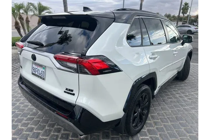 $31995 : Toyota RAV4 Hybrid 2022 AWD image 7