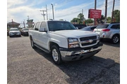 $3500 : 2005 Avalanche 1500 LS thumbnail