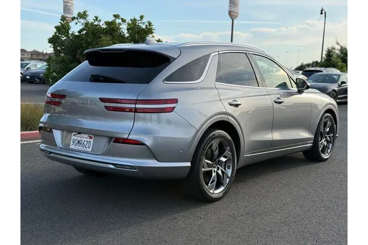 $37999 : Genesis Electrified GV70 202 image 8