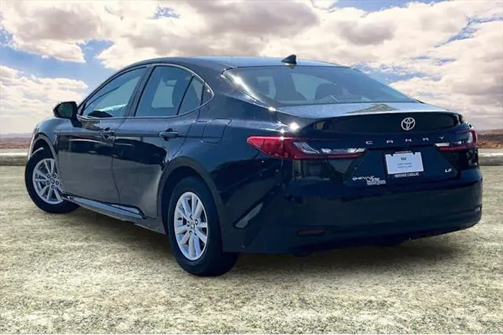 $24492 : Toyota Camry 2025 SE 4dr Sed image 4