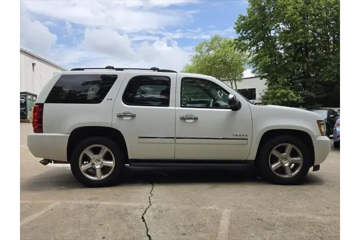 $10500 : Chevrolet Tahoe 2011 4x2 LTZ image 4