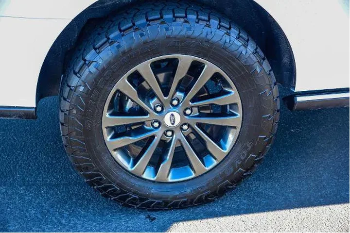 $22995 : Ford Expedition 2019 4x2 Lim image 8