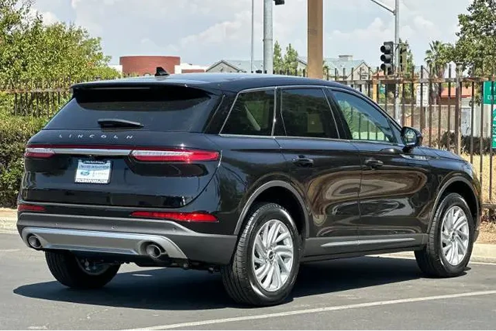 $37000 : Lincoln Corsair 2025 Premier image 2