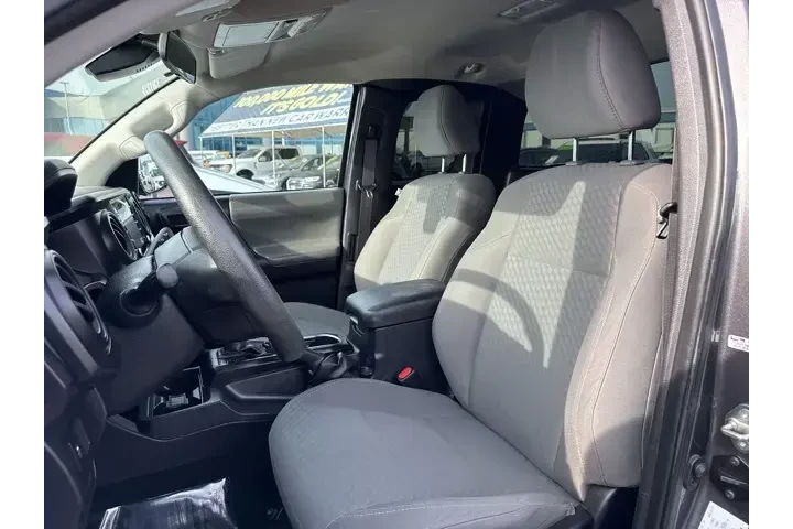 $25737 : Toyota Tacoma 2020 4x2 SR5 4 image 5