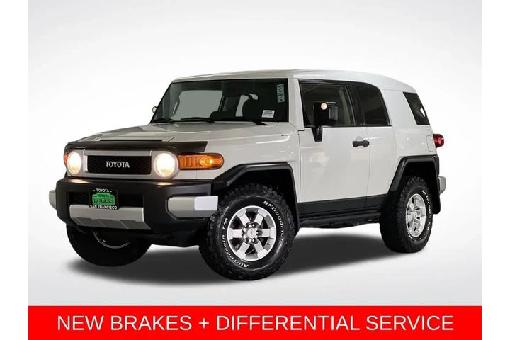 $36688 : 2014 FJ Cruiser 4WD 4dr Auto image 1