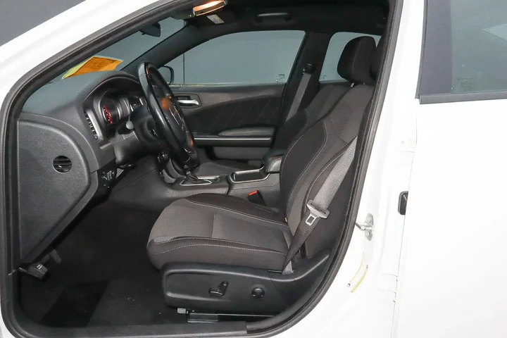 $17788 : 2022 Charger SXT RWD image 7