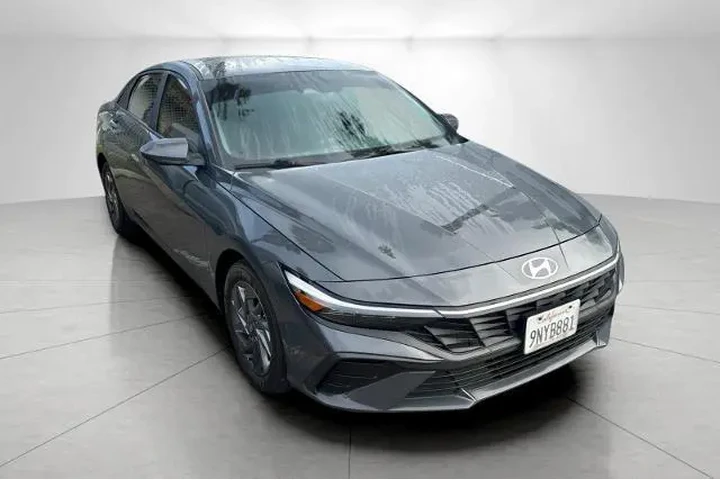 $21995 : Hyundai ELANTRA Hybrid 2024 image 1