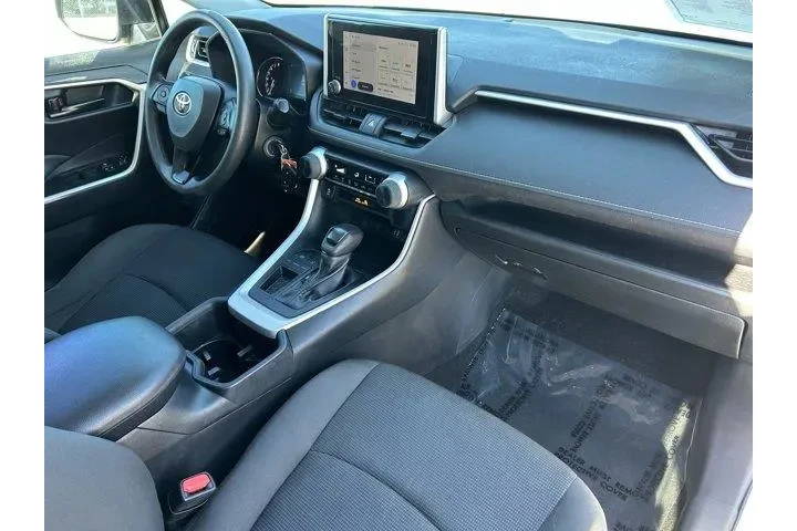 $22830 : Toyota RAV4 2023 LE 4dr SUV image 8