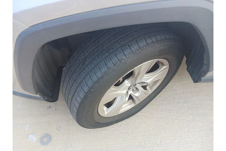$38998 : Tesla Model Y 2024 AWD Long image 9