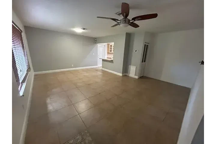 $1690 : North Miami 3 Bed & 2 Bath image 5