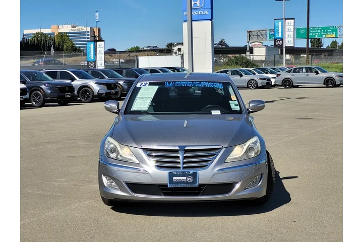 $8998 : Hyundai Genesis 2012 4.6L V8 image 2