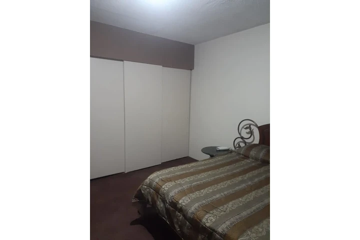 $6000 : Amplia habitación image 2