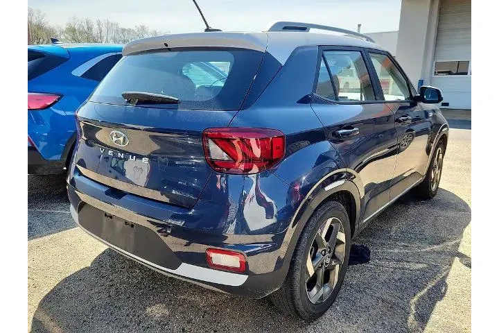 $19487 : Hyundai VENUE 2023 SEL 4dr C image 4