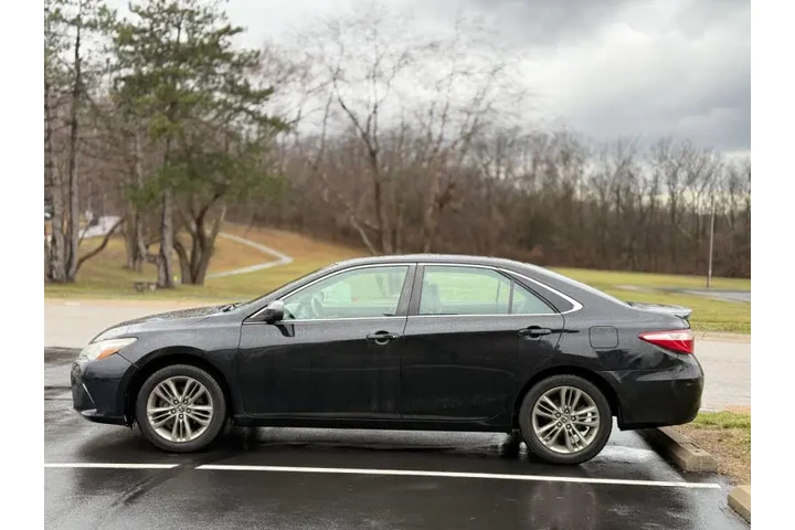 $8999 : 2017 Camry SE image 8