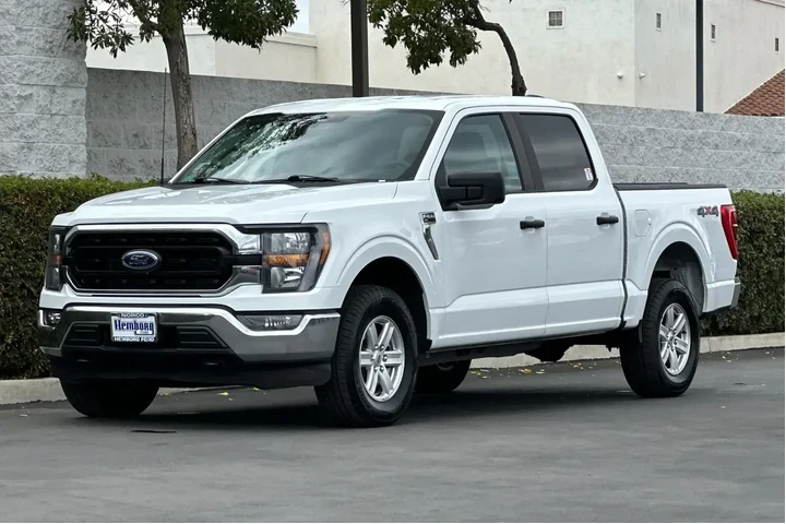 $35940 : Ford F-150 2023 4x4 XLT 4dr image 8