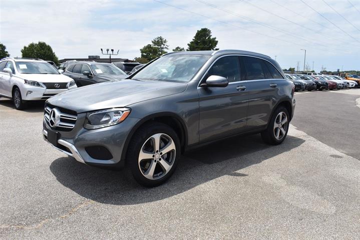 2016 Mercedes-Benz GLC 300 image 1