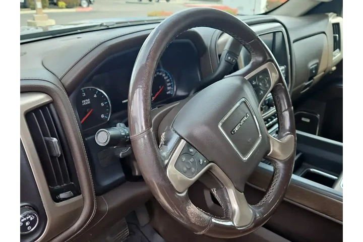 $25000 : GMC Sierra 1500 2018 4x4 Den image 2