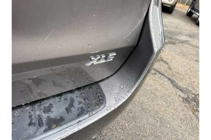 $13995 : 2016 Sienna XLE 8-Passenger image 8