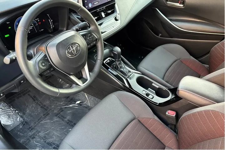 $25699 : Toyota Corolla Hybrid 2025 S image 10