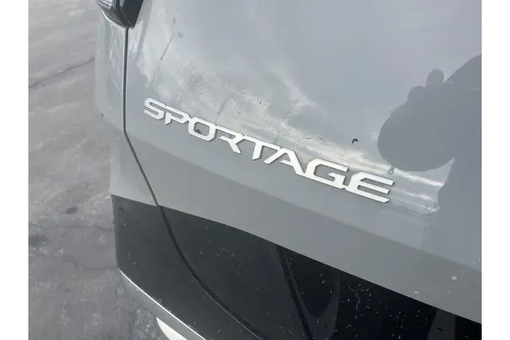 $27988 : Kia Sportage 2023 AWD SX 4dr image 5