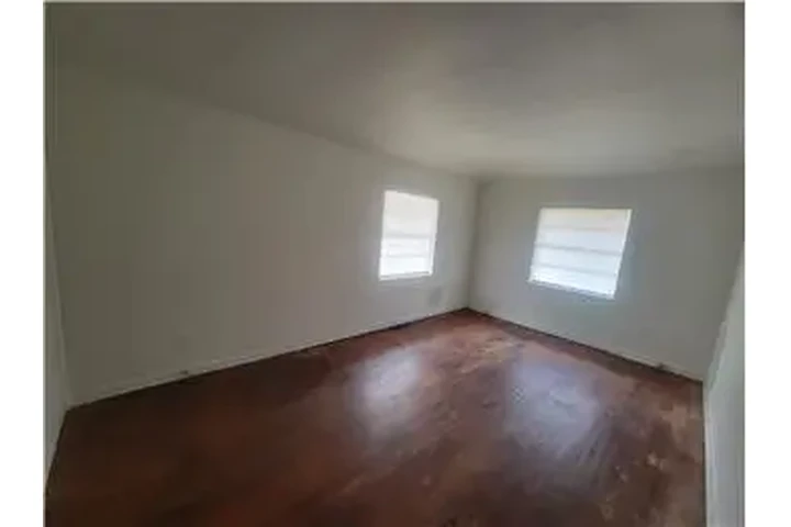 $1125 : Rental property with 2 bedro image 9