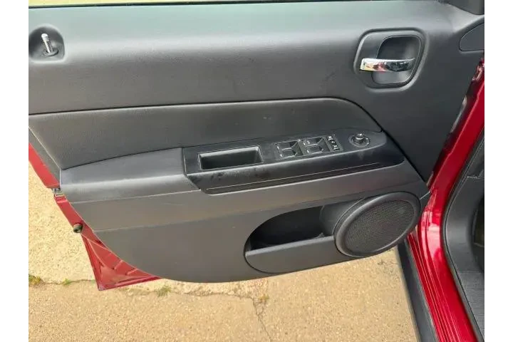 $8900 : Jeep Patriot 2016 Latitude 4 image 9