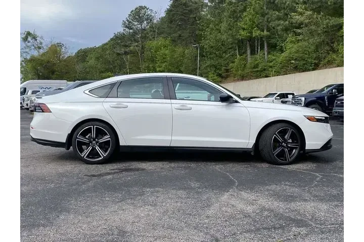 $26990 : Honda Accord Hybrid 2023 Spo image 2