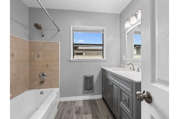 $2800 : House available for rent image 5