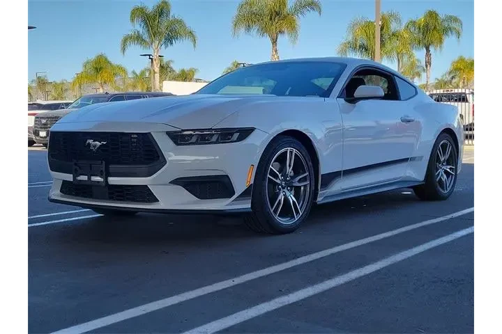 $27824 : Ford Mustang 2024 EcoBoost 2 image 5