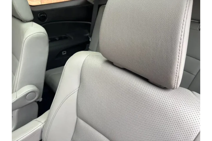 $17000 : 2017 Pilot Elite image 9