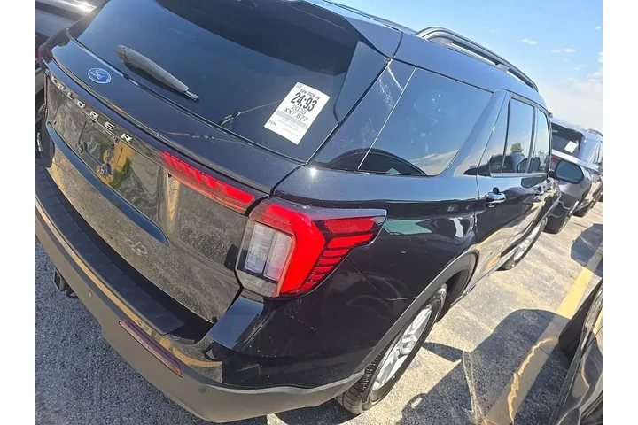 $31898 : Ford Explorer 2025 Active 4d image 4