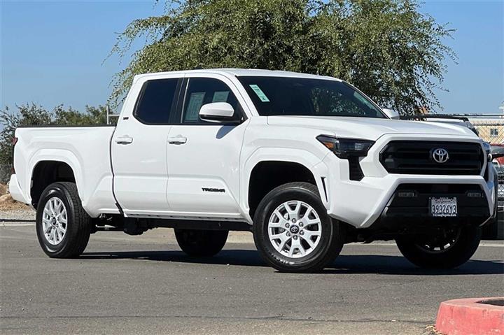 $36300 : Tacoma SR5 image 2