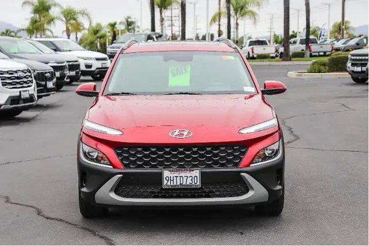 $19425 : Hyundai KONA 2023 SEL 4dr Cr image 2