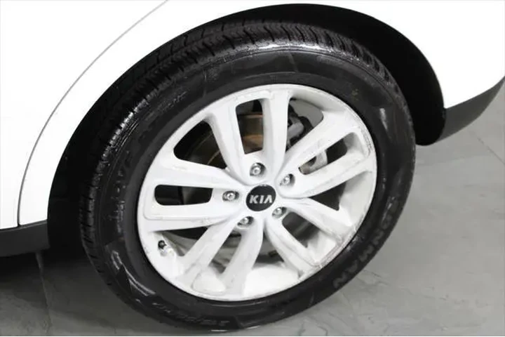 $9408 : Kia Soul 2017 + 4dr Crossove image 10