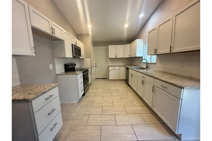 $980 : modern kitchen  home image 3