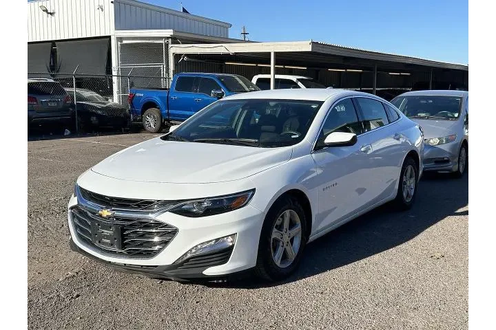 $16547 : Chevrolet Malibu 2024 LT 4dr image 2