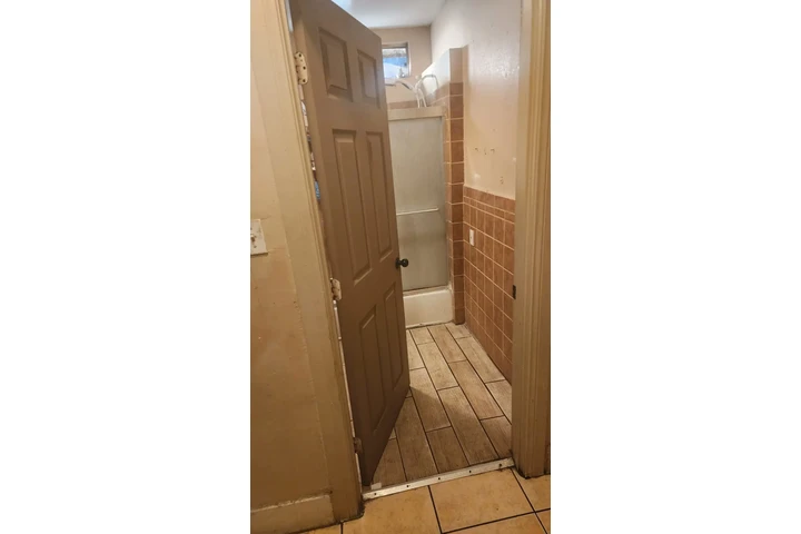 $1000 : Rento cuarto en south gate image 4