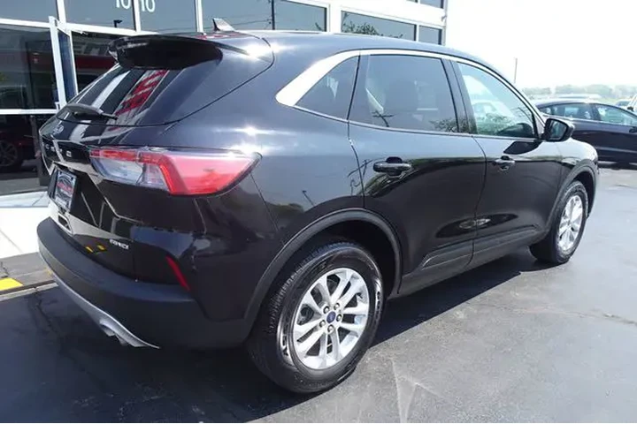 $18999 : 2022 Escape image 8