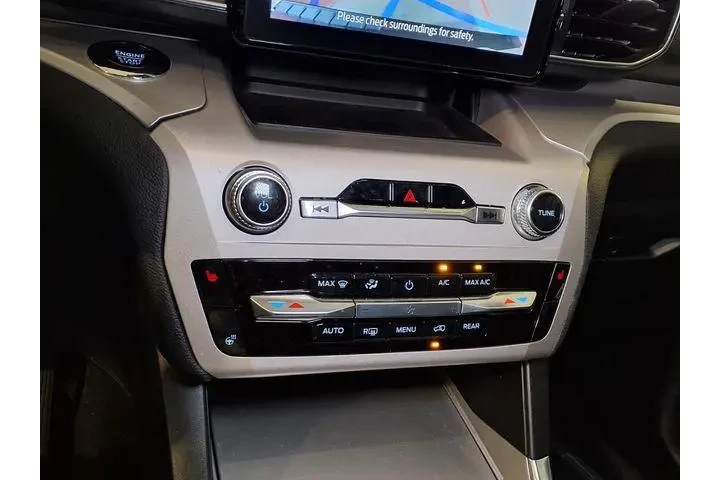 $30588 : Ford Explorer 2023 XLT 4dr S image 8