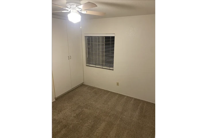 $950 : RENTO HABITACION EN CASA image 1