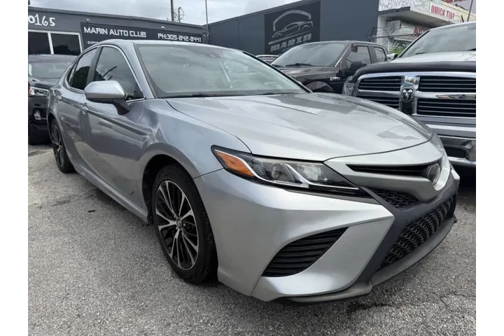 $13800 : 2019 Camry LE image 1