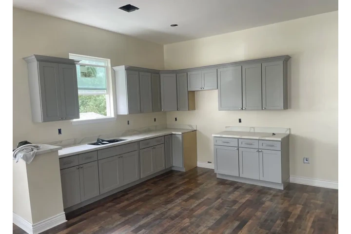 $1700 : Rent image 4