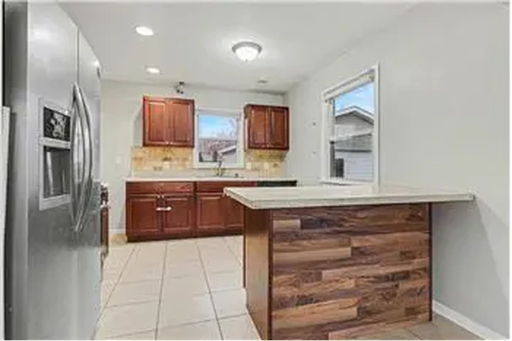 $1000 : Rental property with 2 bedro image 5