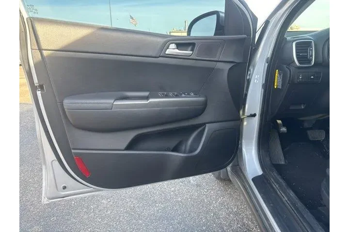 $16982 : Kia Sportage 2020 AWD LX 4dr image 9