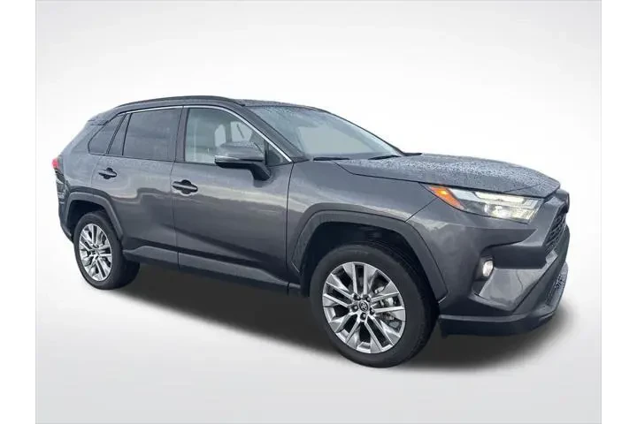 $33500 : Toyota RAV4 2024 AWD XLE Pre image 1