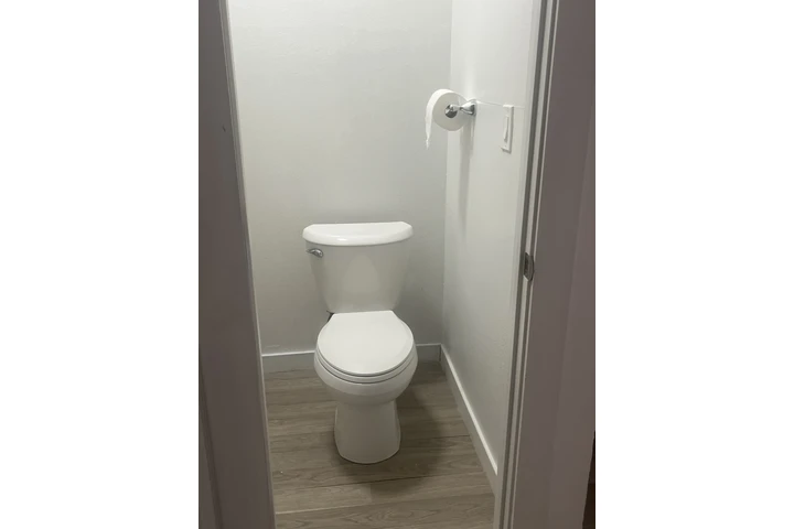 $1100 : studio de renta image 2