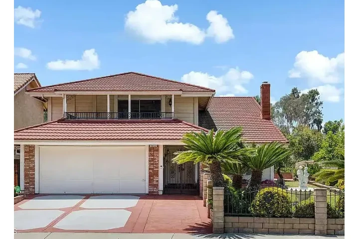 $2200 : West Covina. It offers 4 bed image 1