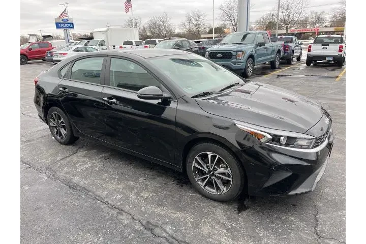 $16988 : Kia Forte 2024 LXS 4dr Sedan image 7