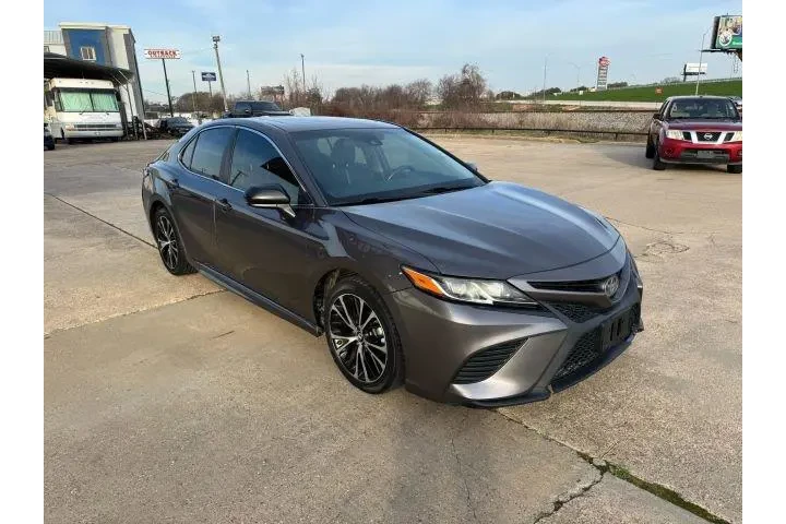 $14900 : Toyota Camry 2018 SE 4dr Sed image 7