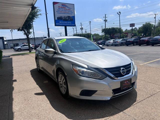 $8900 : 2017 Altima 2.5 image 3